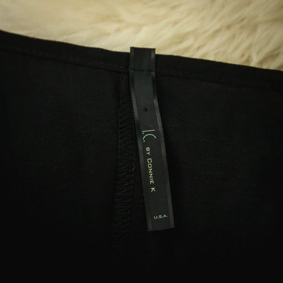 IC by Connie K Size Medium M Black Button Detail Split V Neck Boxy Arsty Top - Picture 5 of 7